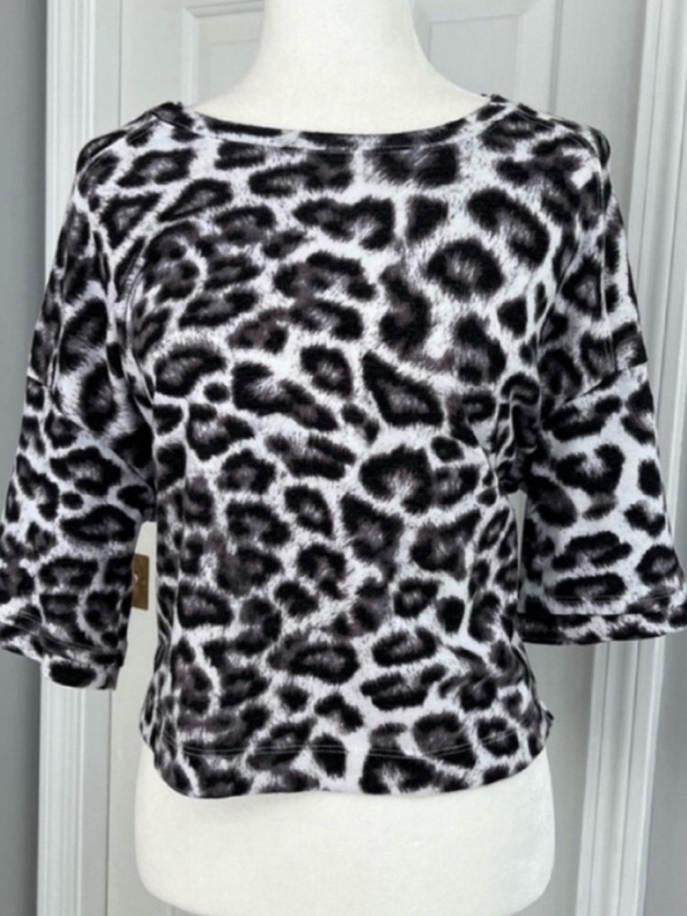Splendid Top Black/White Animal
Print Size XS